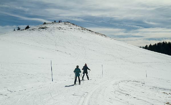 Ski de fond à la station du Semnoz en Haute Savoie en famille